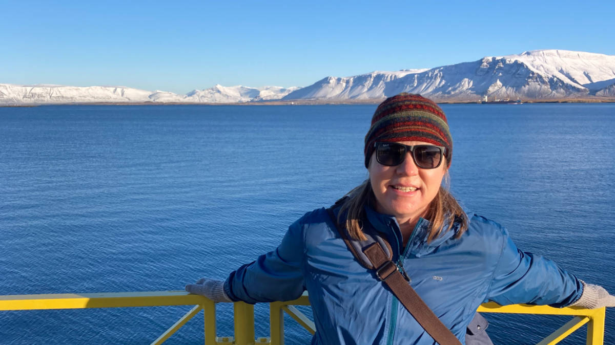 我的聽力損失適中。這是我旅行時應付的方式。